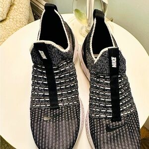 Nike Womens React Phantom